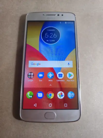 Smartphone Moto E4 Plus en buen estado - miniatura 1