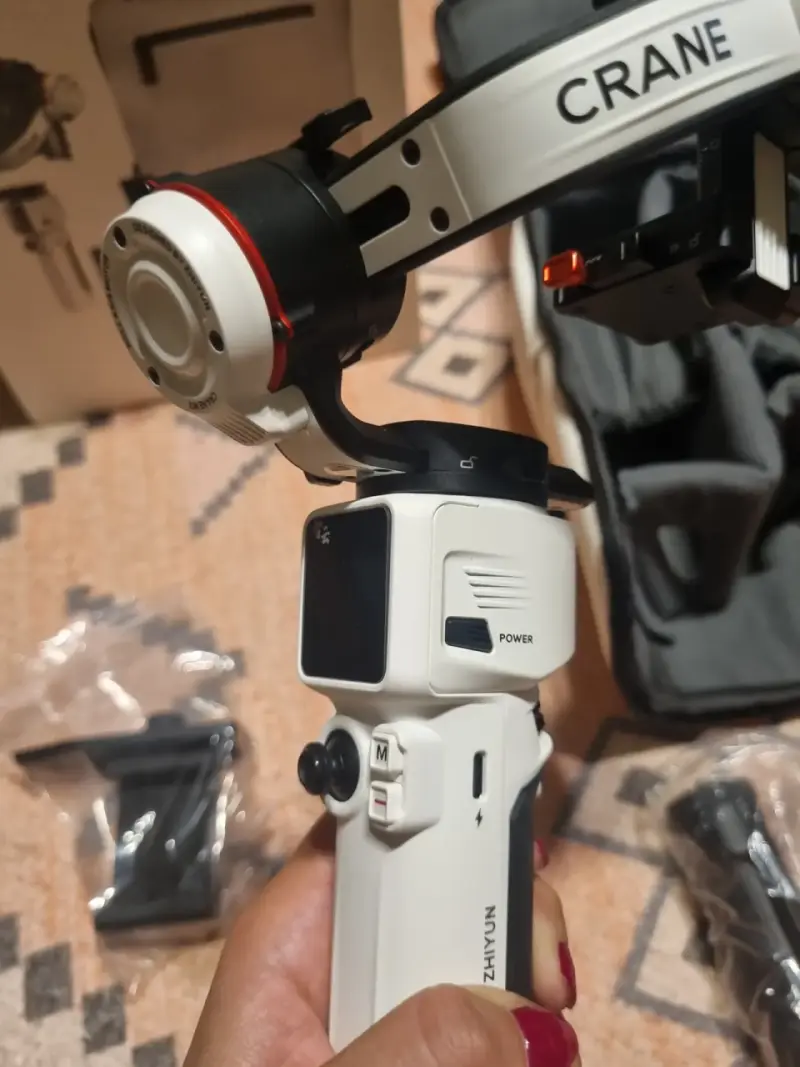 Estabilizador Zhiyun Crane M3 Combo para cámaras - 1
