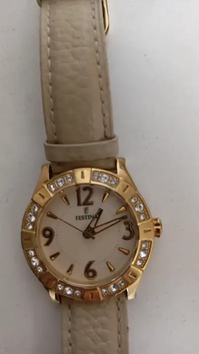 Reloj Festina dorado con cristales - miniatura 2