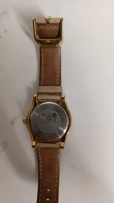 Reloj Festina dorado con cristales - miniatura 3