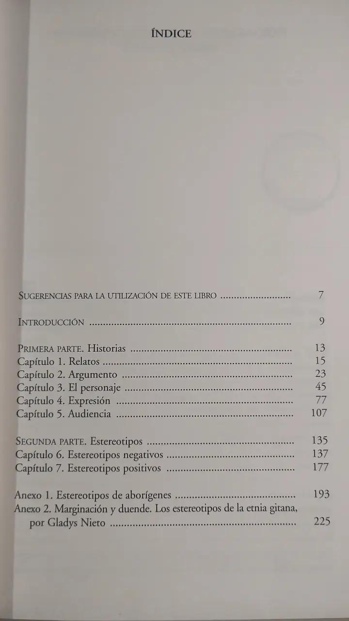 'Historias y Estereotipos' de Robyn Quin y Ba - 2