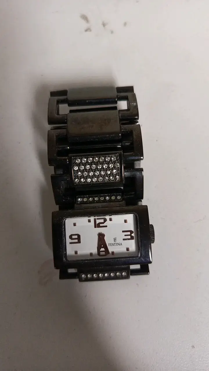 Reloj Festina con pulsera de metal y cristales - 2