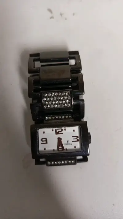 Reloj Festina con pulsera de metal y cristales - miniatura 2