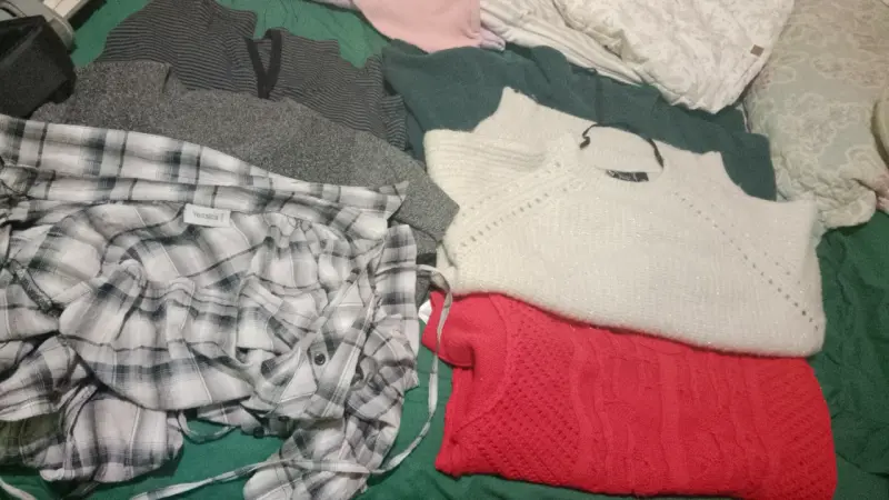 Lote de ropa y cosas - 3