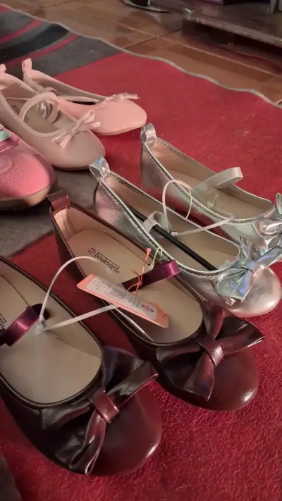 Zapatillas  y calzados de niñas nuevos - miniatura 1