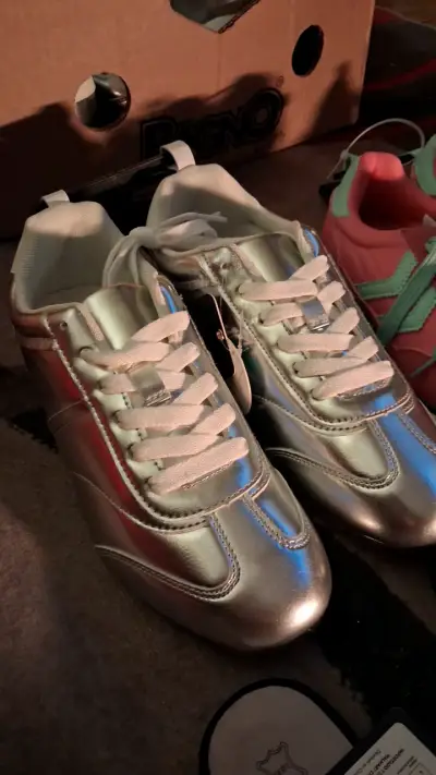 Zapatillas  y calzados de niñas nuevos - miniatura 2