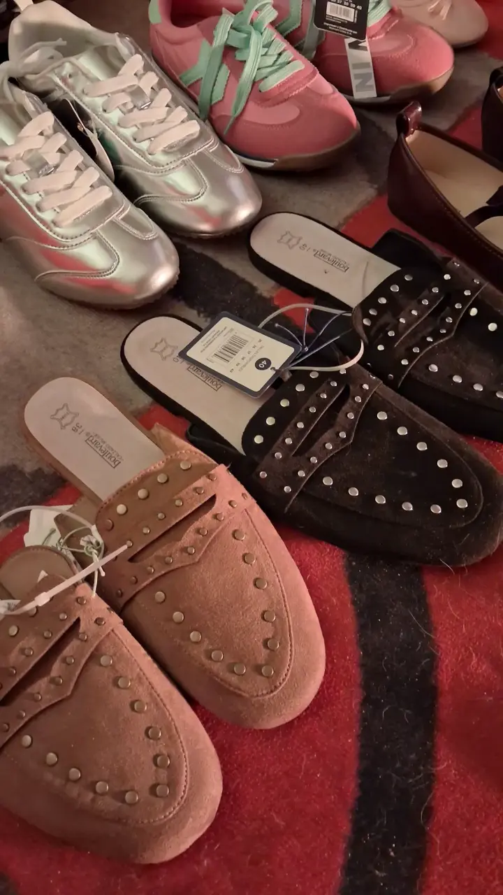 Zapatillas  y calzados de niñas nuevos - 3