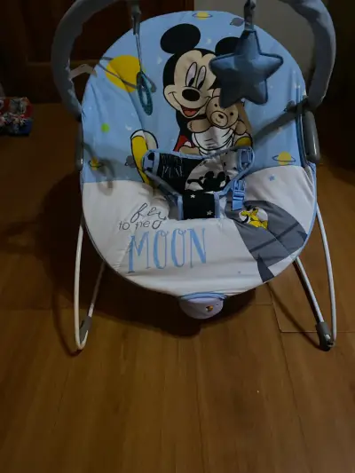 Silla mecedora para bebé Mickey Mouse - miniatura 1
