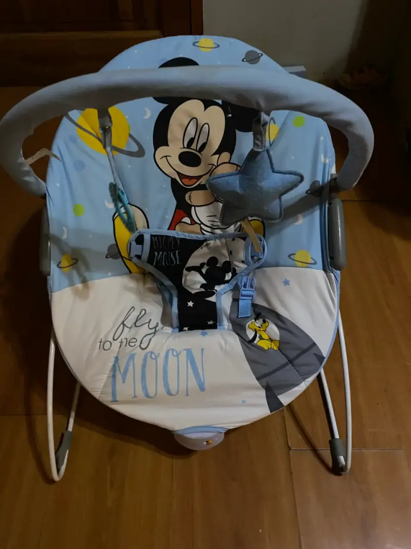Silla mecedora para bebé Mickey Mouse - 2