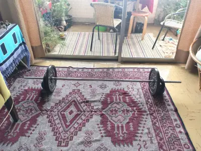 Barra recta , 2 discos y 2 pesas rusas - miniatura 1