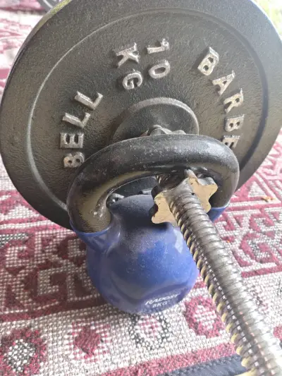 Barra recta , 2 discos y 2 pesas rusas - miniatura 2