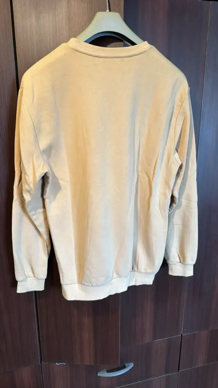 Polerón beige unisex en buen estado - 2