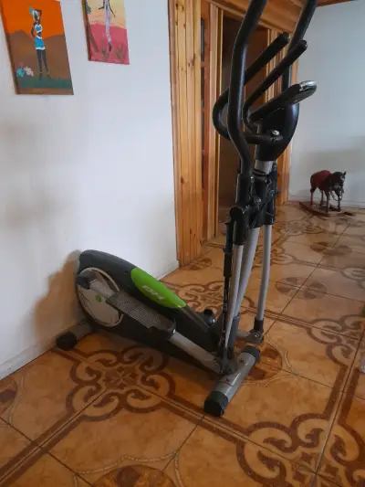 Elíptica BH Fitness en buen estado - miniatura 1