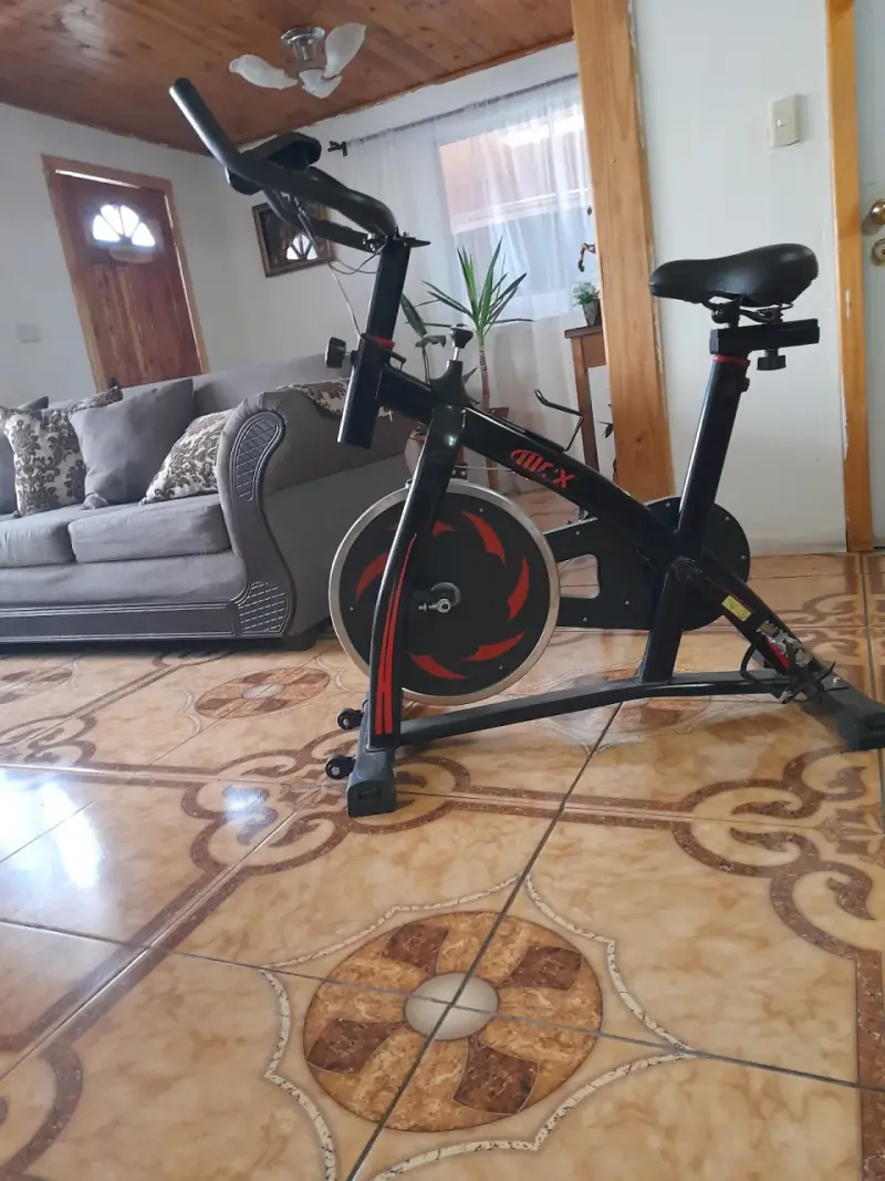 Elíptica BH Fitness en buen estado - 2