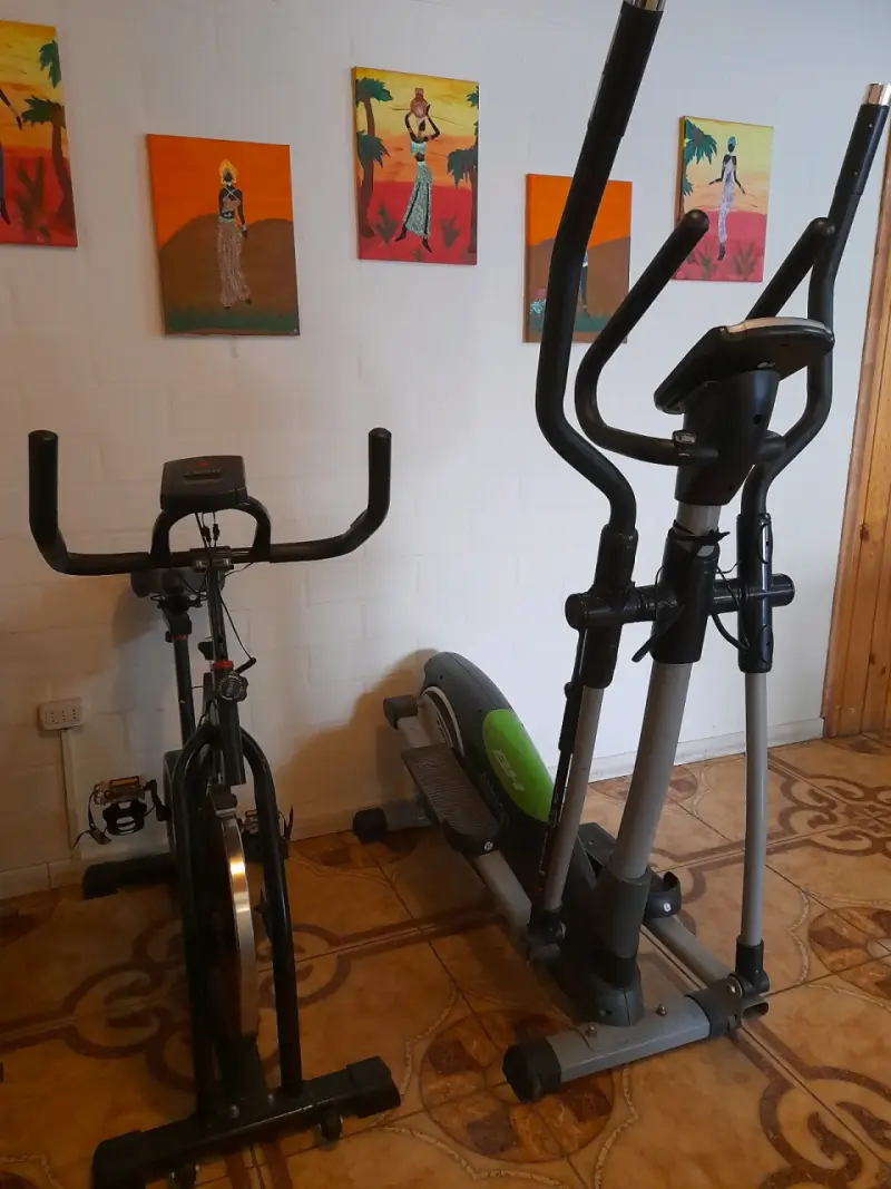 Elíptica BH Fitness en buen estado - 3