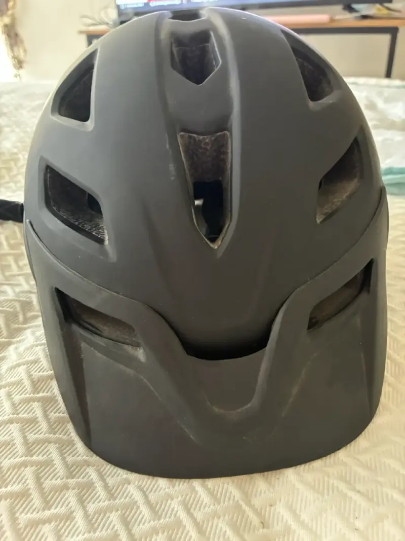 Casco de bicicleta Carbull negro con diseño - 2