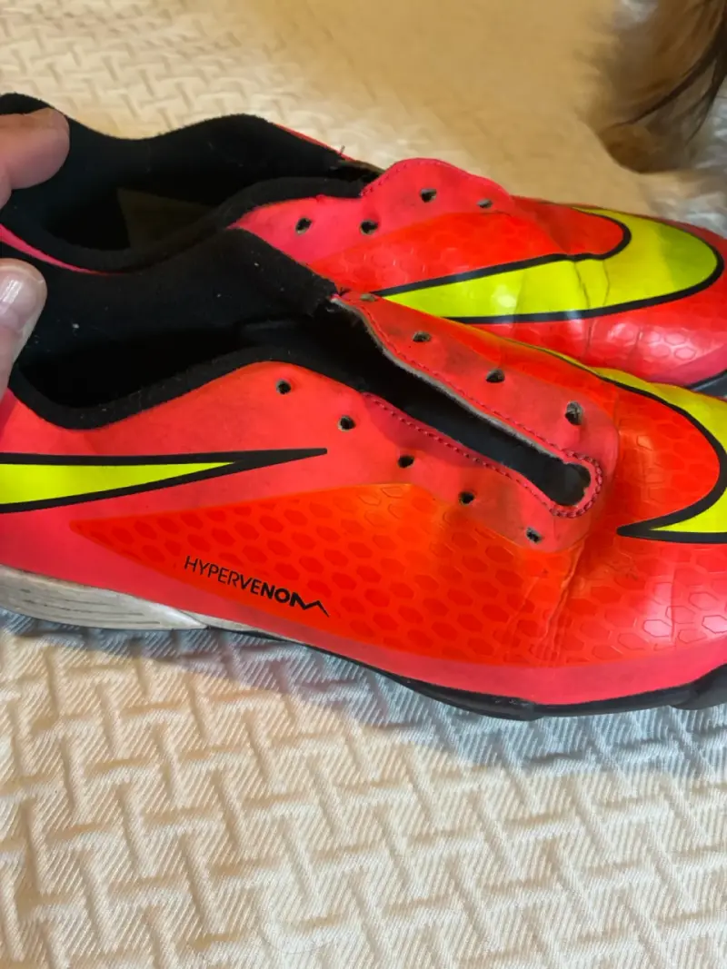 Zapatillas de fútbol Nike Hypervenom rojas - 1