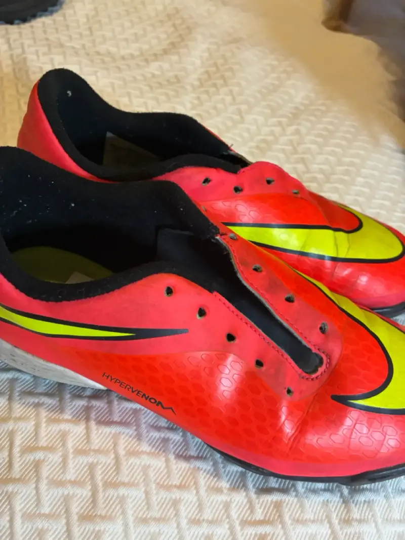 Zapatillas de fútbol Nike Hypervenom rojas - 2