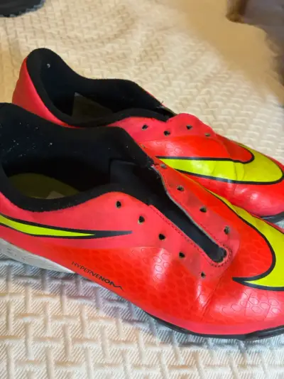 Zapatillas de fútbol Nike Hypervenom rojas - miniatura 2