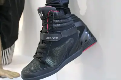 Zapatillas adidas Selena Gomez tallas 35 asta 40 - miniatura 2