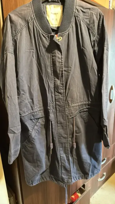 Chaqueta larga Pull&Bear gris para hombre - miniatura 1