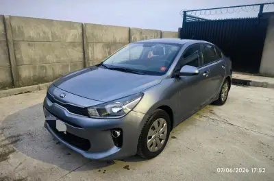 Auto Kia Rio 4 año  2021 en excelente estado - miniatura 2