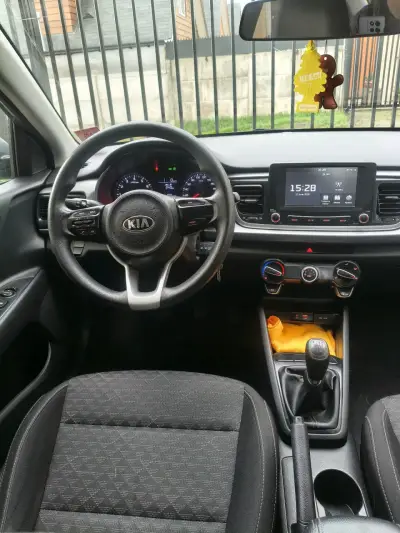 Auto Kia Rio 4 año  2021 en excelente estado - miniatura 6