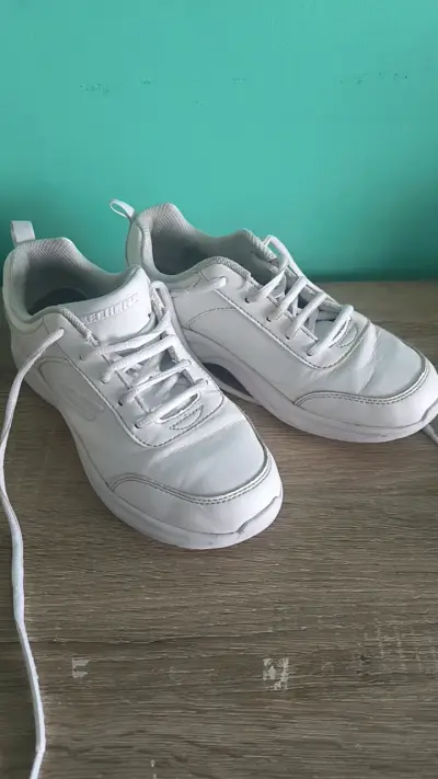 Zapatillas deportivas blancas para niña - miniatura 1