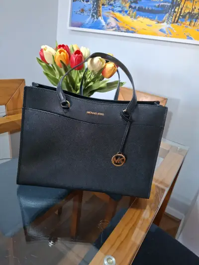 Bolso tote Michael Kors negro elegante - miniatura 4