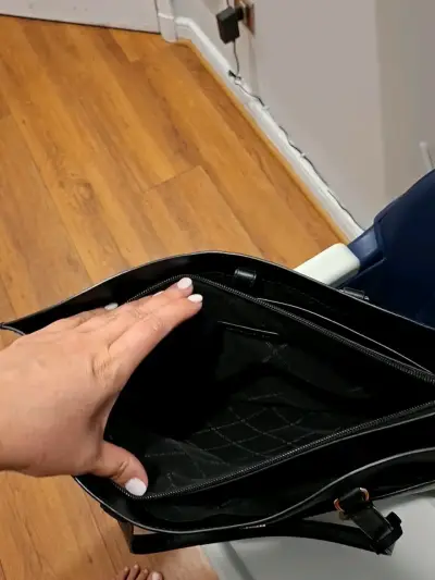 Bolso tote Michael Kors negro elegante - miniatura 5