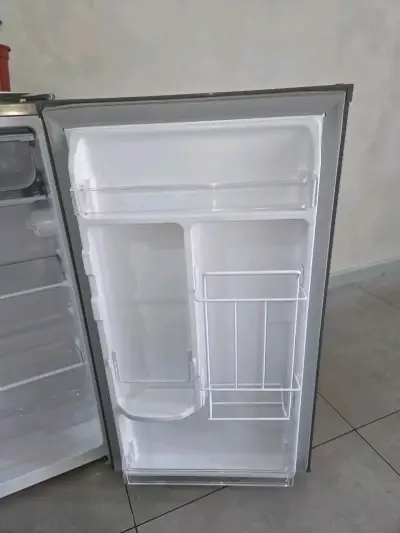 Refrigerador compacto Maigas color gris - miniatura 2