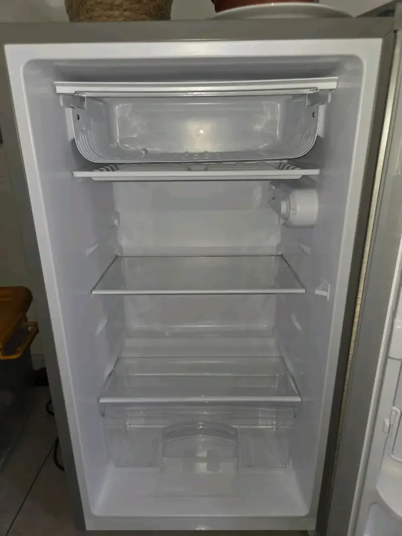 Refrigerador compacto Maigas color gris - 3