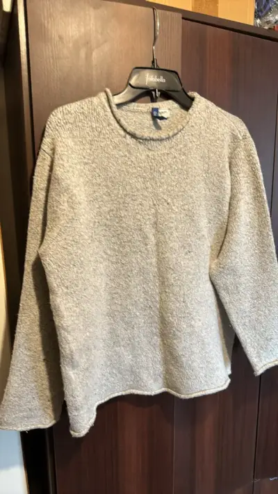 Suéter gris de lana para mujer - miniatura 1