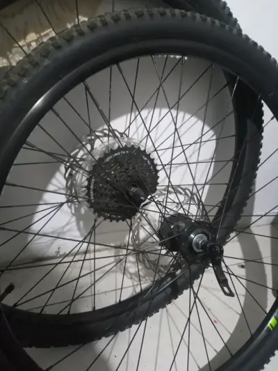 Ruedas de mtb aro 27.5 con disco y cassette - miniatura 3