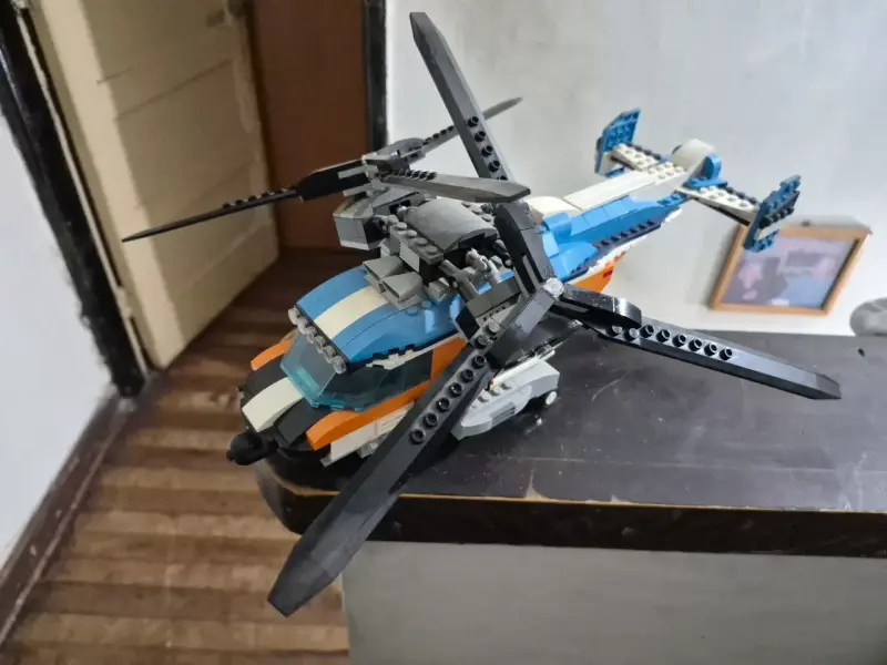 Helicóptero  LEGO Creator - 1