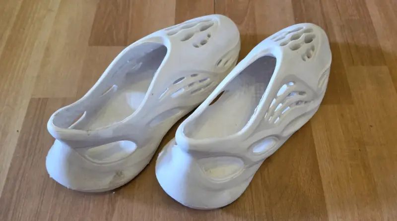 Zapatillas tipo Yeezy blancas unisex - 4