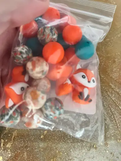 Bolsa de cuentas de silicona para manualidades - miniatura 2