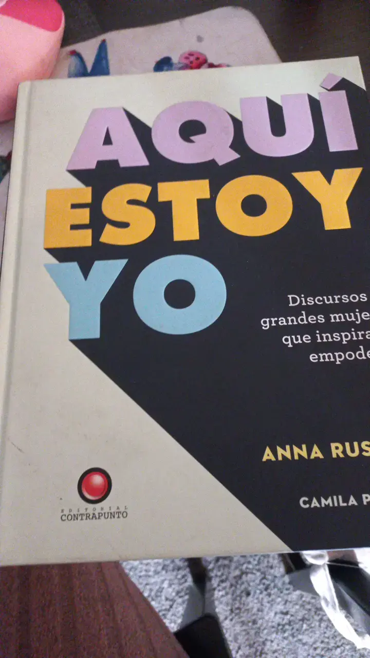Libro 'Aquí Estoy Yo' de Anna Russell