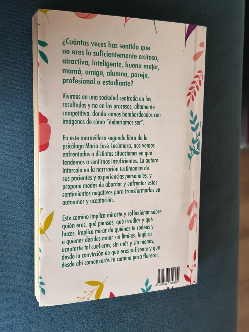 Libro 'Soy Suficiente' de María José Lacámara - 2