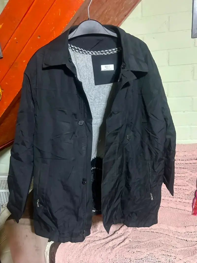 Chaqueta negra para hombre en buen estado - 1