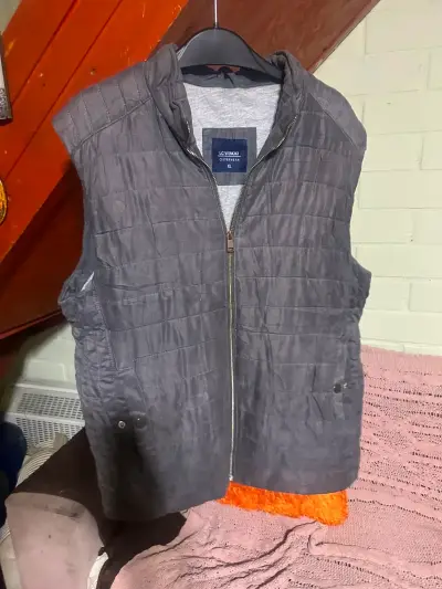 Chaqueta negra para hombre en buen estado - miniatura 2