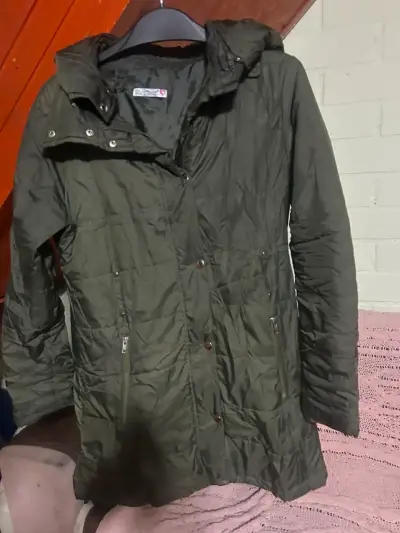 Chaqueta negra para hombre en buen estado - miniatura 3