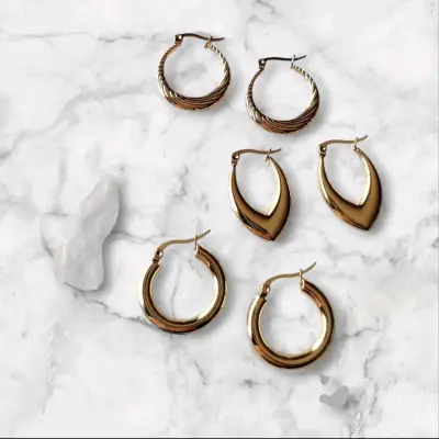 Aros de flor dorados con perla - miniatura 4