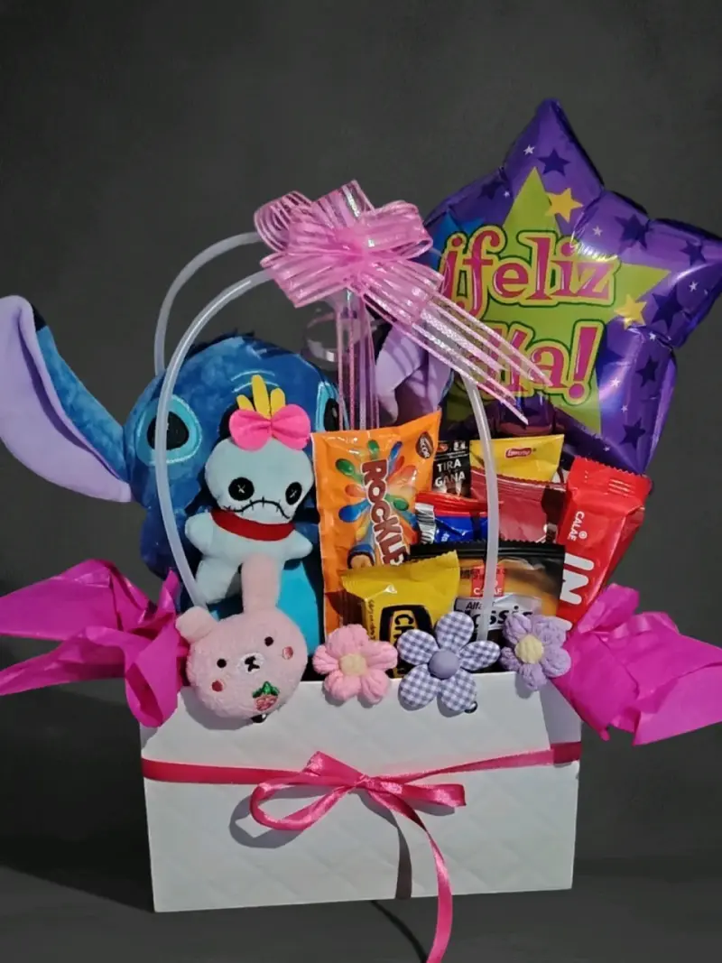 Caja de regalo con peluche y dulces - 2