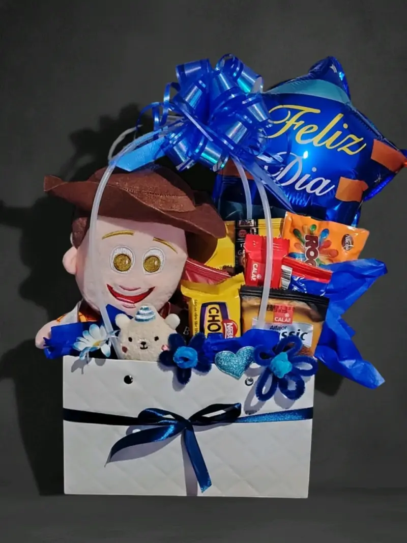 Caja de regalo con peluche y dulces - 5