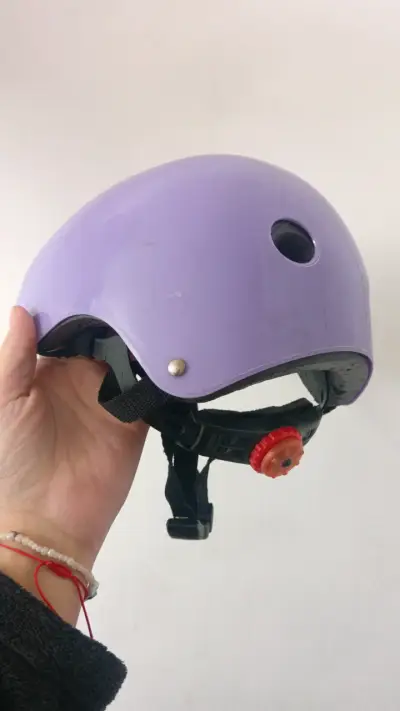 Casco de bicicleta morado para niña - miniatura 2
