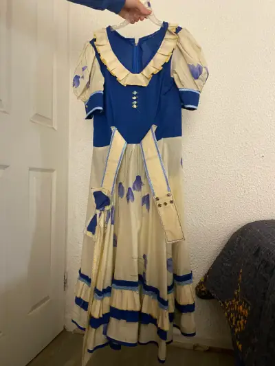Vestido de baile tradicional azul y beige - miniatura 1