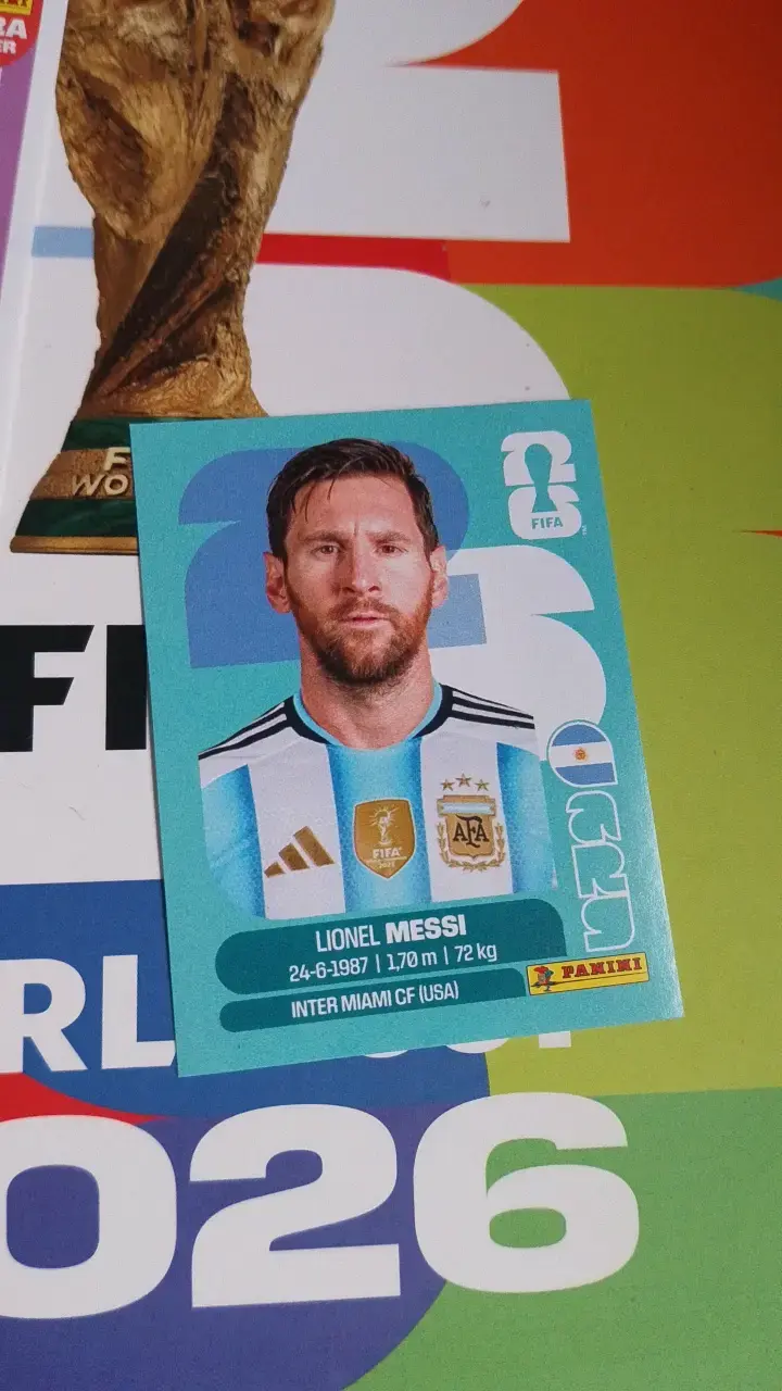 Messi y Wirtz extra sticker - 2