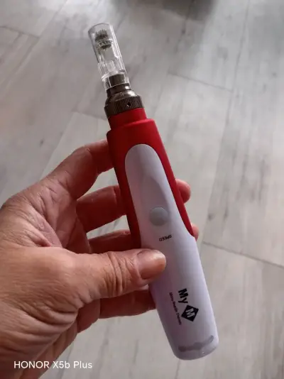 Microneedling MyM Dermapen con velocidad ajustable - miniatura 1