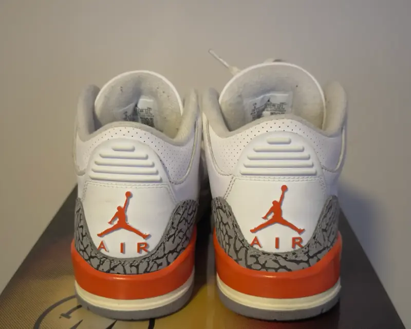 Zapatillas deportivas blancas con detalles naranjas - 3